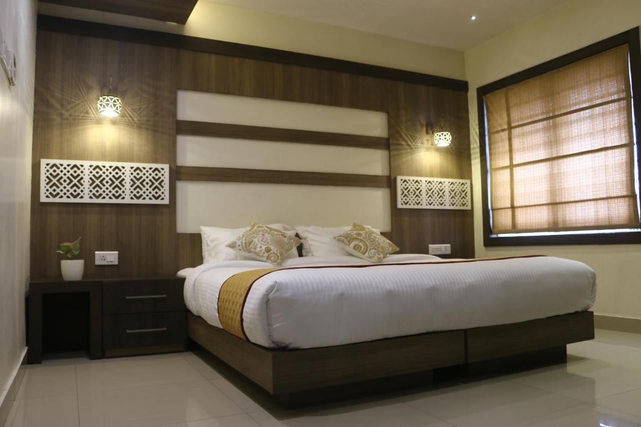 The Rubis Hotel Kottakkal Екстериор снимка